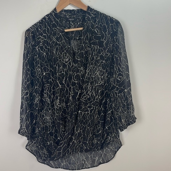 Aritzia Babaton Abstract Silk Blouse Size Medium - Picture 1 of 9